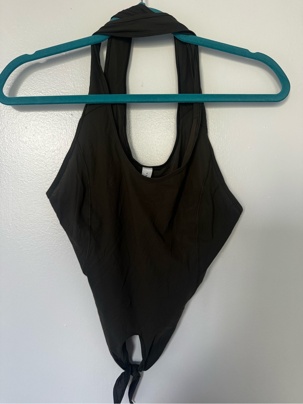 lululemon athletica olive green cropped workout tank
